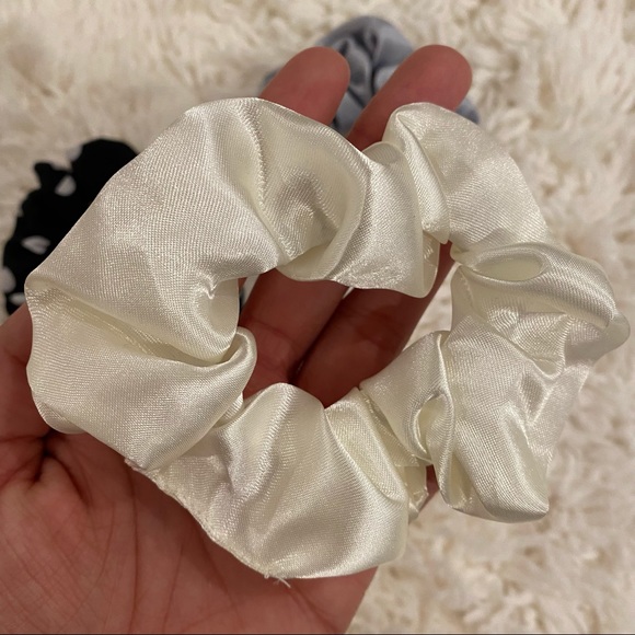 Scrunchie Set - Picture 4 of 4
